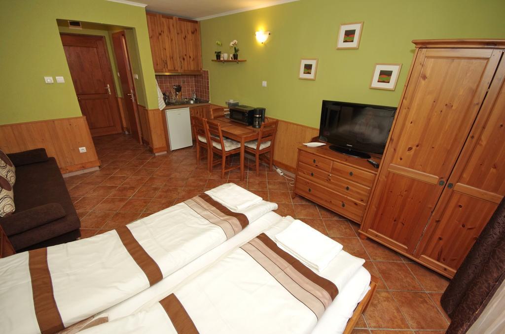 Vararok Apartman Gyula Exterior photo